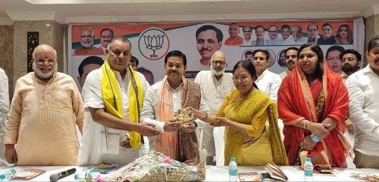 A grand district seminar was organized in Modinagar on Pandit Deendayal Upadhyay Jayanti.