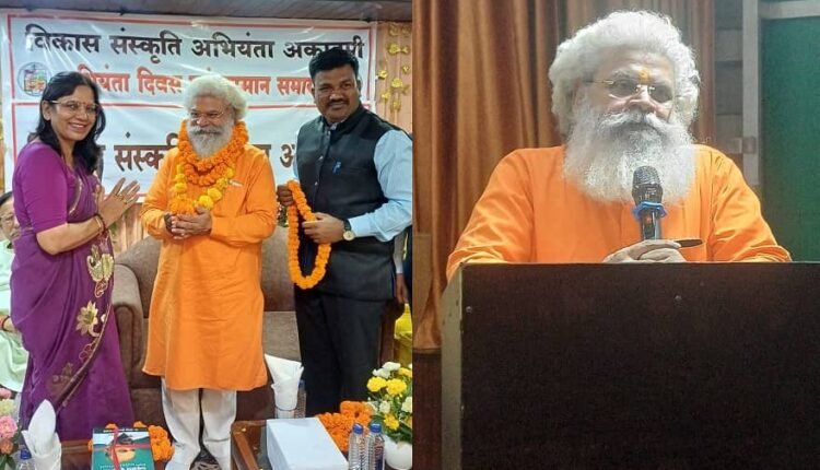 On Engineer's Day, a literary festival was organised under the joint aegis of Vikas Sanskriti and Degree Engineers Association.