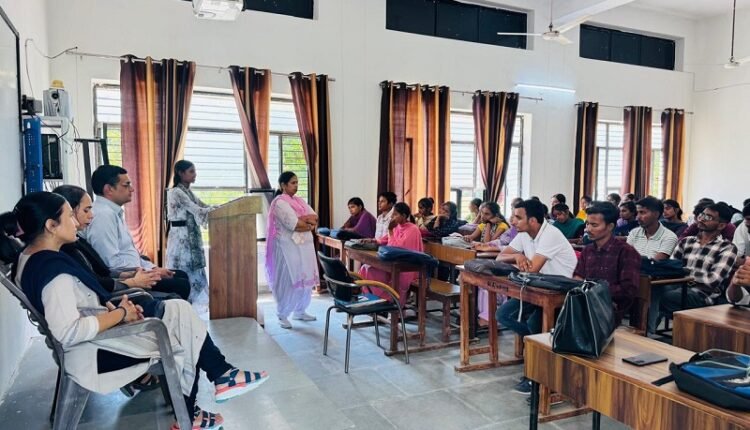 Hindi language is the thread of integrity and unity: Dr. Kavita Chaudhary