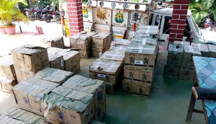 Lakhisarai police seized 900 litres of foreign liquor in 96 cartons.