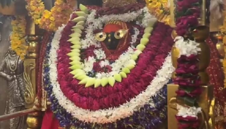 Flood of faith gathered in Maa Vindhyavasini Dham on the second day of Navratri, strong security arrangements