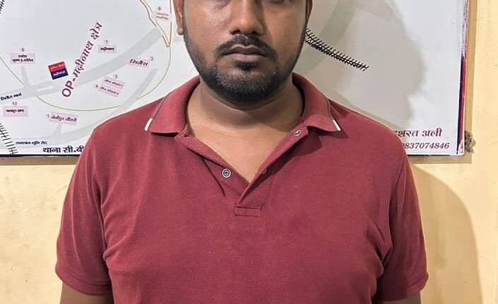 UPSTF gets big success: Jaiveer Gangwar, who sold software for making fake Aadhaar cards, arrested from Bareilly