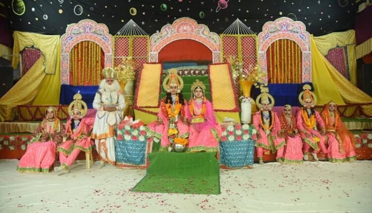 Artists from Vrindavan captivated the audience, the audience was immersed in devotion”, “A unique shade of faith and joy was reflected in the Ramlila ground”