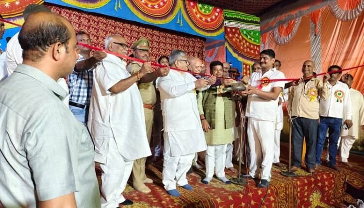 Ramlila begins with pomp and show, followed by the worship of the crown.