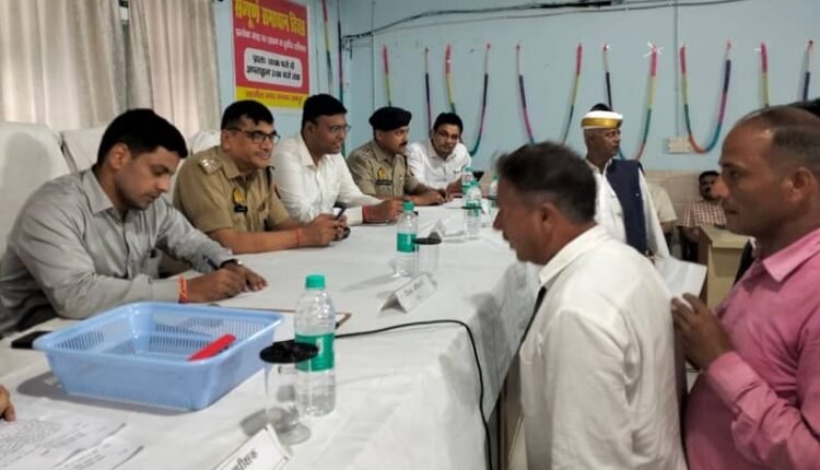 Rampur: 90 complaints received in the Sampoorna Samadhan Diwas organized in the district, 14 resolved on the spot.