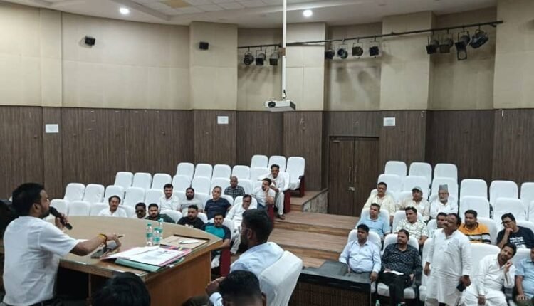 In the Rampur meeting, there was an in-depth discussion on the issue of house tax and water tax.