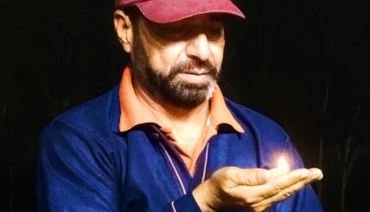 Azam, understand that lamps are lit but not illuminated - Farhat Ali Khan