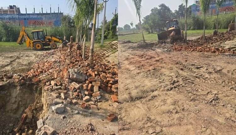 GDA bulldozer runs in Yakutpur Mavi: Illegal colony built on 17 thousand square meters demolished
