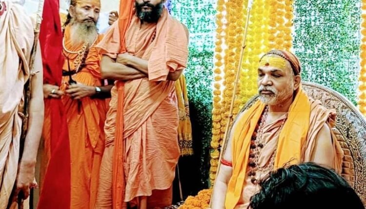 A major announcement on the religious front regarding the Bihar Assembly elections: Shankaracharya will field cow-worshipping candidates in 243 seats.