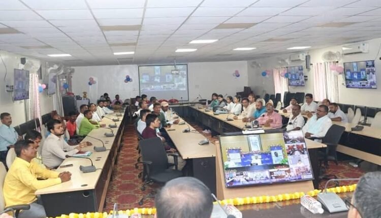 Chief Minister Nitish Kumar inaugurated a total of 05 Panchayat Government buildings in Lakhisarai district through live telecast.