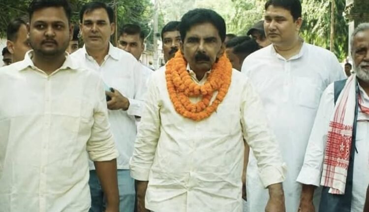 Former MP and former minister Dr. Monajir Hasan, AIMIM candidate from Munger assembly constituency, filed his nomination papers.