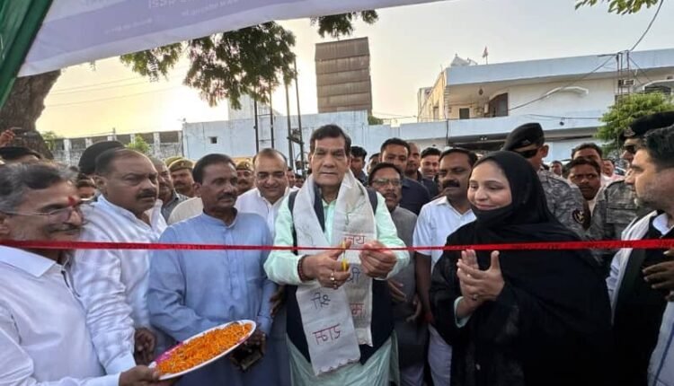 Urban Development and Energy Minister Arvind Sharma inaugurated the Swadeshi Fair in Rampur.