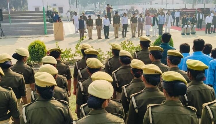 The 150th anniversary of “Vande Mataram” was celebrated with great pomp in Rampur Police Line.