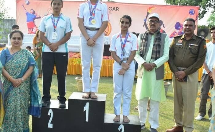 Both branches of Vidyasagar International School organised a grand sports meet, witnessed by thousands of spectators.