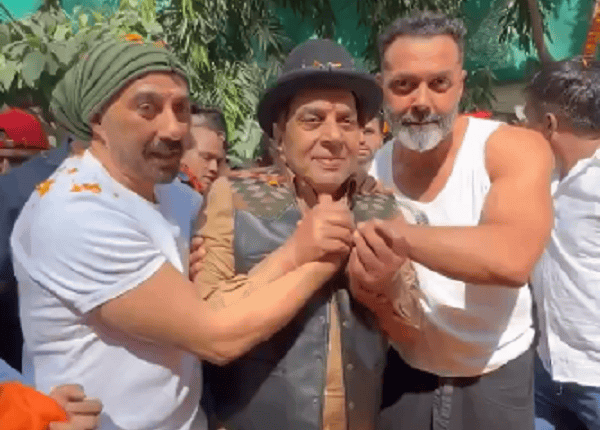 Superstar Dharmendra Singh Deol returns home healthy from Breach Candy Hospital, gives a befitting reply to the media for spreading false news.