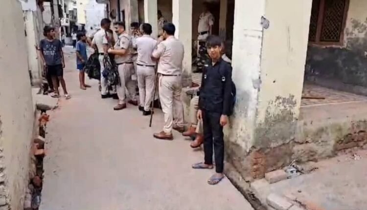 Faridabad News: Fatehpur Billoch's Mandkaul Road has become a pit of accidents, endangering the lives of 20 villagers.