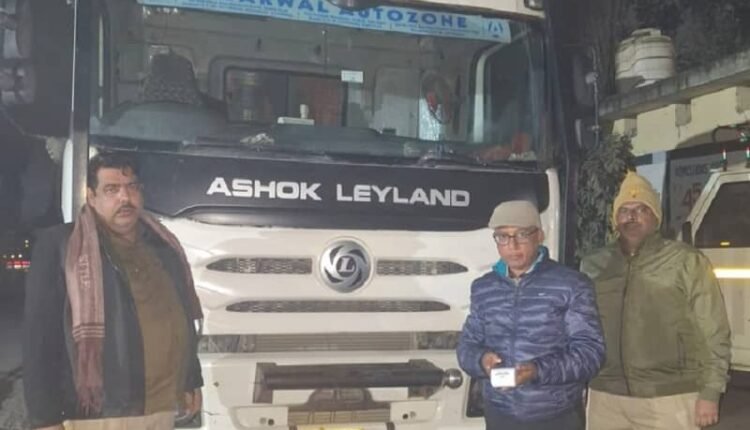 4 overloaded dumpers, 2 pickups seized, 49 vehicles fined Rs 3.21 lakh