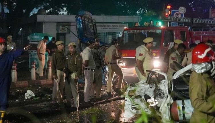Nationwide on high alert - 10 killed, 25 injured in car bomb blast near Red Fort