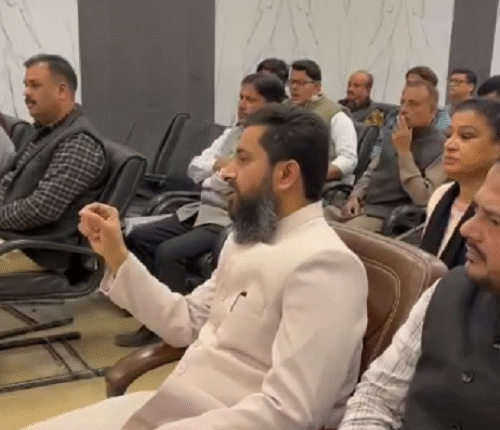 AAP delegation met the District Magistrate on the issue of SIR, protested against listing of names in the doubtful category.