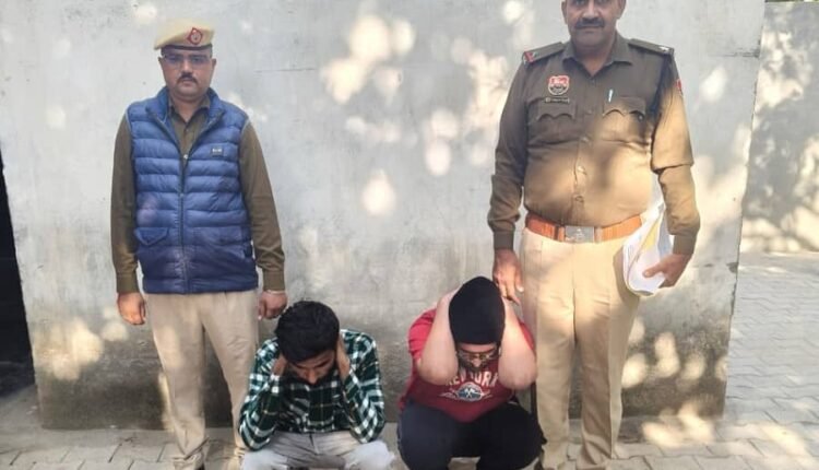 A gang involved in fraudulently selling stolen vehicles was busted; two accused were arrested and the stolen vehicle was recovered.