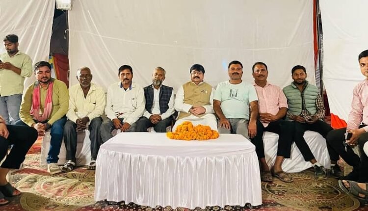 Former minister Abid Raza organised a two-day service camp on Kartik Purnima at Kakora fair and organised a huge feast.