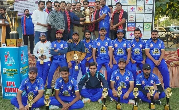 ASP felicitates winning teams in the finals of Mini IPL Season 5