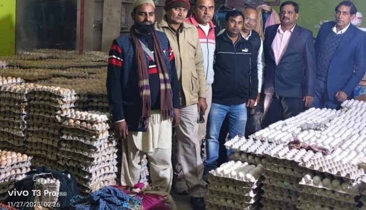 81,000 fake 'desi' eggs prepared with artificial colour were seized in Moradabad, warehouse sealed, operator sued