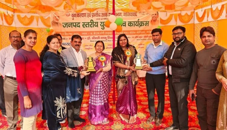 District level youth festival and science fair concluded in Modinagar, talents shone brightly.