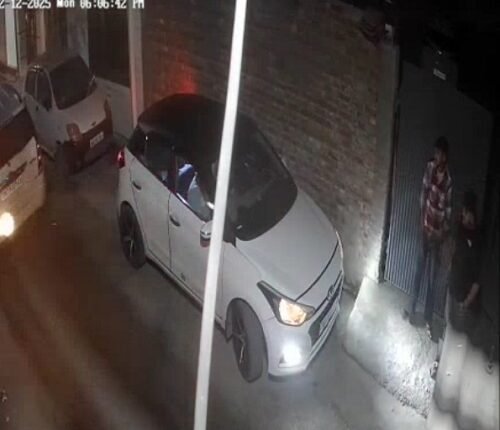 Bullets were fired in the Chheharta police station area due to an old rivalry.