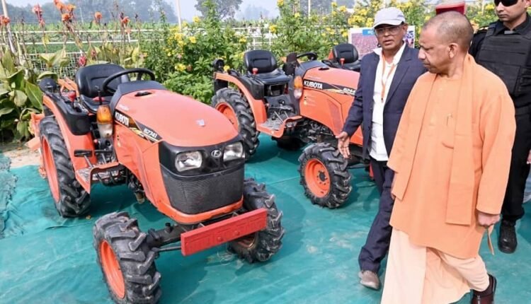 Inaugurating the eighth edition of Kisan Pathshaala in Barabanki, Chief Minister Yogi said, “If the farmers are strong, the state will be strong.”