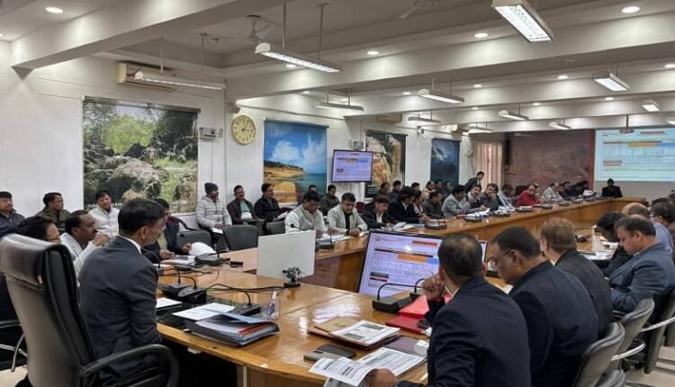 Vehicles should not be parked on the highway/road – Divisional Commissioner