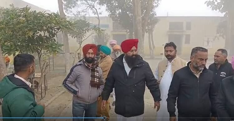 In the Halqa Raja Sansi constituency, in-charge Sonia Mann fulfilled her democratic duty by casting her vote in Bagga Kalan village.