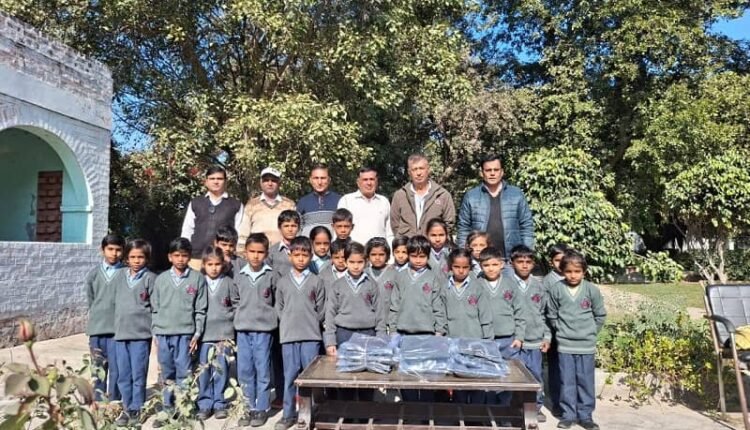 Jerseys were distributed to the students of Government Primary School Mangalia.