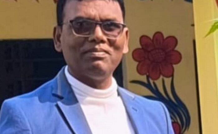 Sonbhadra: Kon Block, paving the way for all-round success, once again topped the Education Department's November rankings.