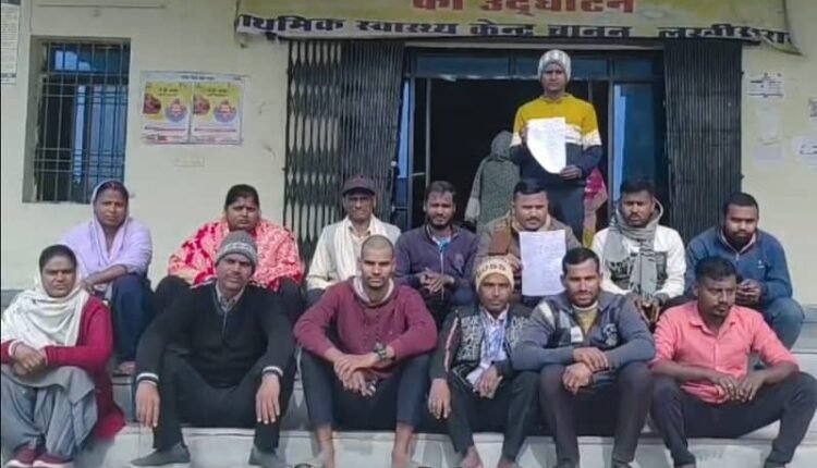 Health department guards in Lakhisarai are angry over not receiving their salaries for six months and have threatened to go on strike.