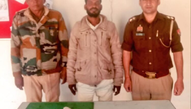 During checking by Malavan police station, an accused was arrested with illegal weapons and cartridges.