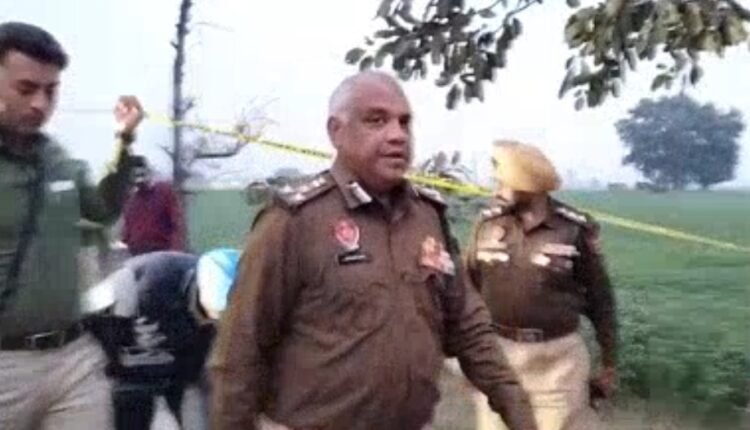 Baljinder Singh alias Bobby, absconding in a murder case, was killed in an encounter with the rural police.