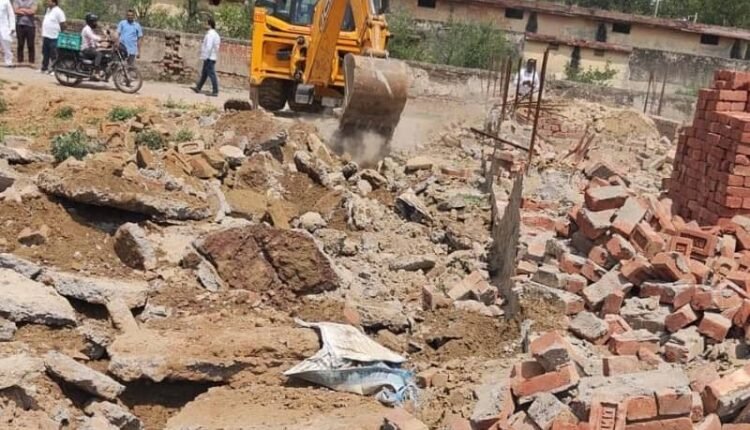 GDA Bulldozes Illegal Colony in Muradnagar; Structures Spanning 3,600 Square Meters Demolished