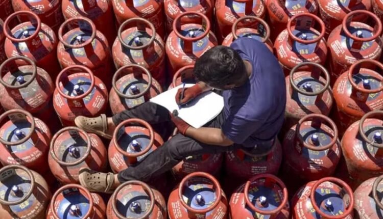Pause on LPG Shipments in May: Middle East Crisis Impacts India; Gas Cylinders Likely to Become More Expensive