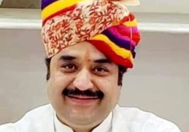 Much like his late father, Shri Bhajan Lal, Kuldeep Bishnoi is an expert at bringing people down from the heights of glory to rock bottom.