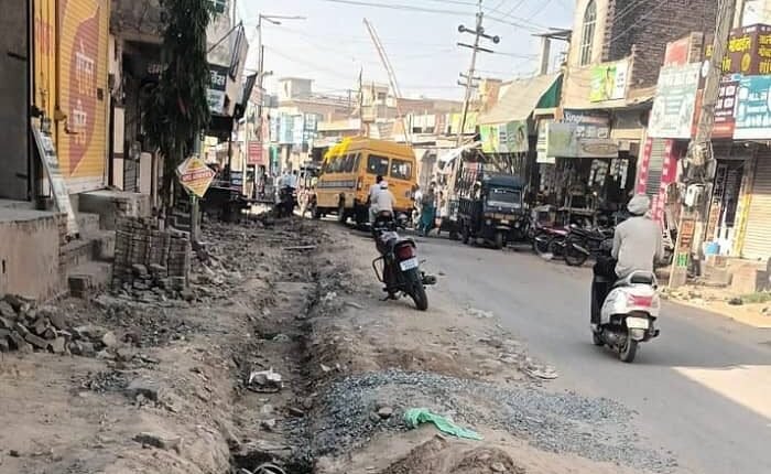 Municipal Administration Abandons Pipeline Installation Work Midway; Shopkeepers and General Public Inconvenienced.