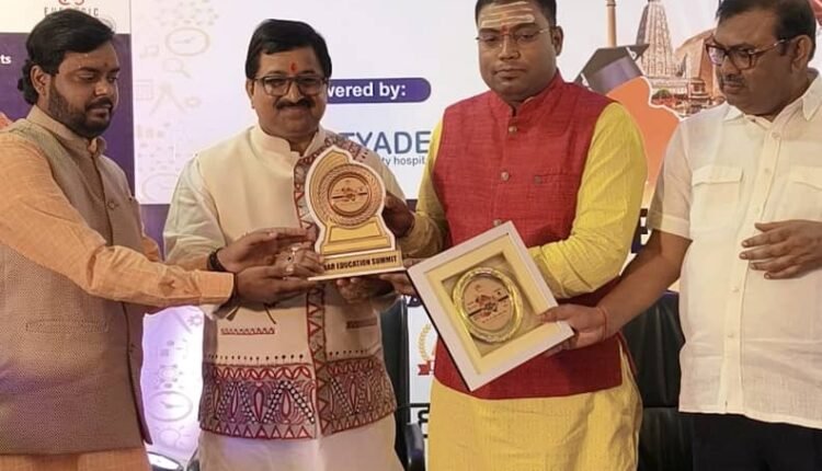 Acharya Rakesh Jha Honored with the Bihar Shiksha Ratna Award