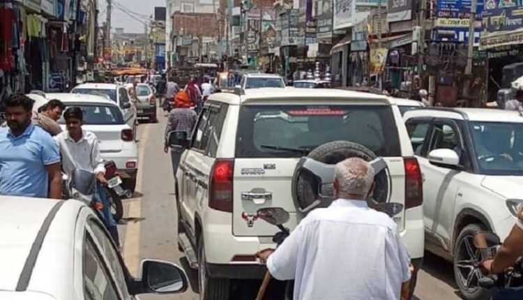 Ellenabad Market Paralyzed by Traffic Jams; Commuting Becomes Difficult for the Public