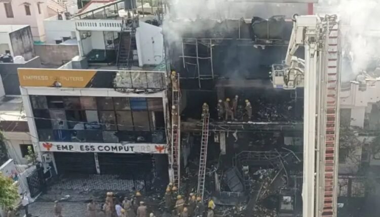 Lucknow Coaching Centre Fire Accident: Death Toll Rises to 15, CM Yogi Visits Site and Injured Victims