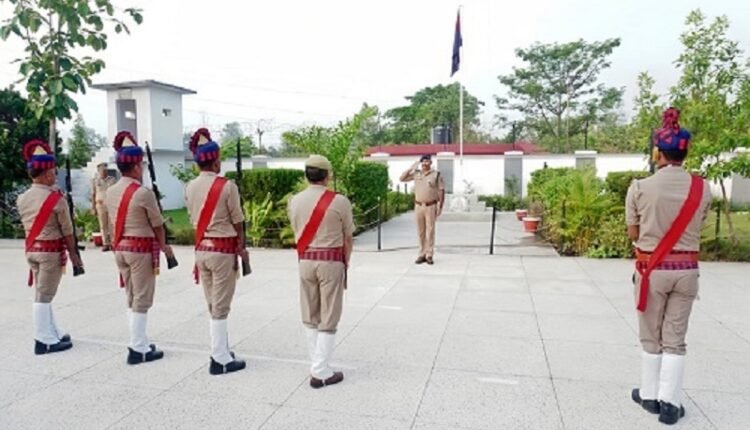 Rampur: Additional Superintendent of Police Takes Salute at Tuesday Parade; Inspects Arrangements at Police Lines