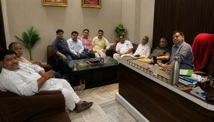 Meeting held regarding preparations for the grand community feast on Somvati Amavasya.