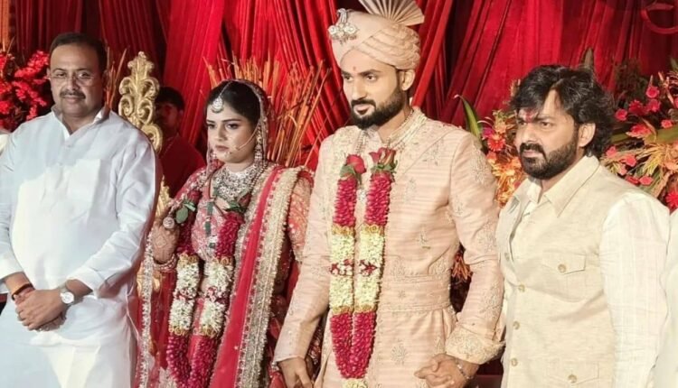 Indian Cricketer Akash Deep Ties the Knot in Grand Varanasi Wedding, Takes Seven Vows with Akshita in Shiva-Themed Mandap