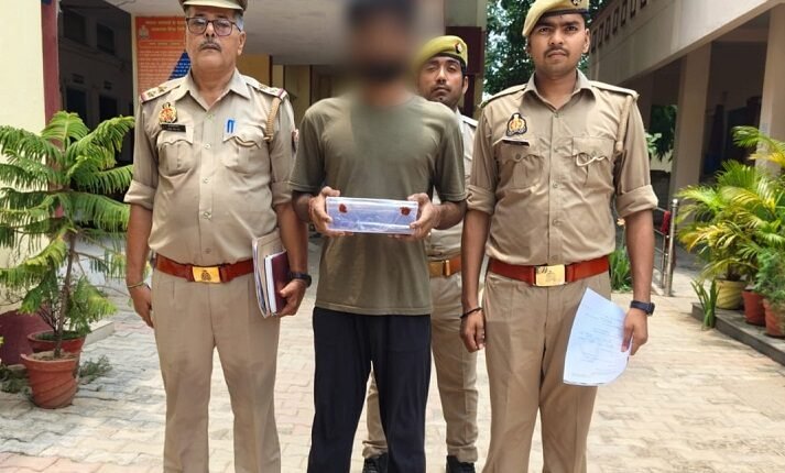 Ghazipur: Youth arrested with illegal country-made pistol and cartridges.