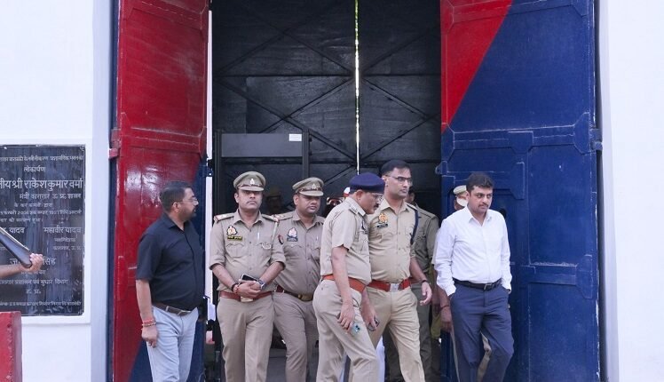 District Judge Pratima Srivastava, District Magistrate Ishan Pratap Singh, and Superintendent of Police Arpit Vijayvargiya conducted a surprise inspection of the district jail.