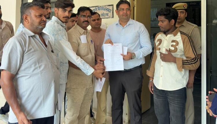 Demand for action against meat shops ahead of Kanwar Yatra; memorandum submitted to Modinagar SDM.